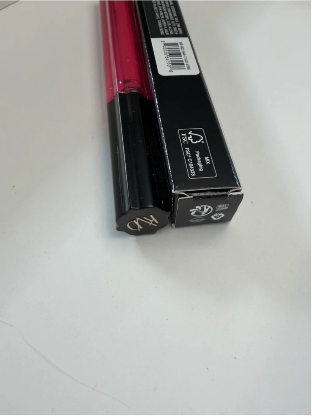 KVD Everlasting Hyperlight Liquid Lipstick - Scarlet Pearl - 7 ml
